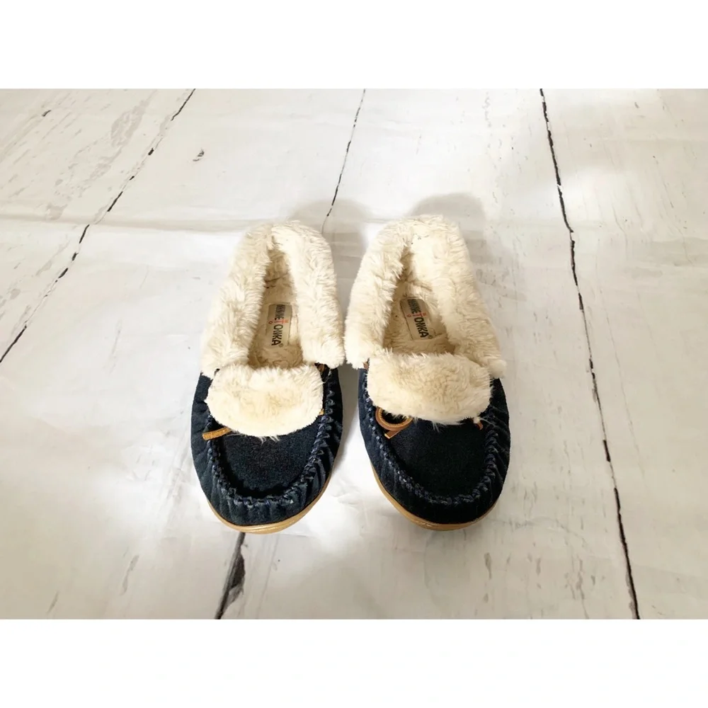 Minnetonka Blue Slippers Shoes Size 9 - Picture 1 of 12